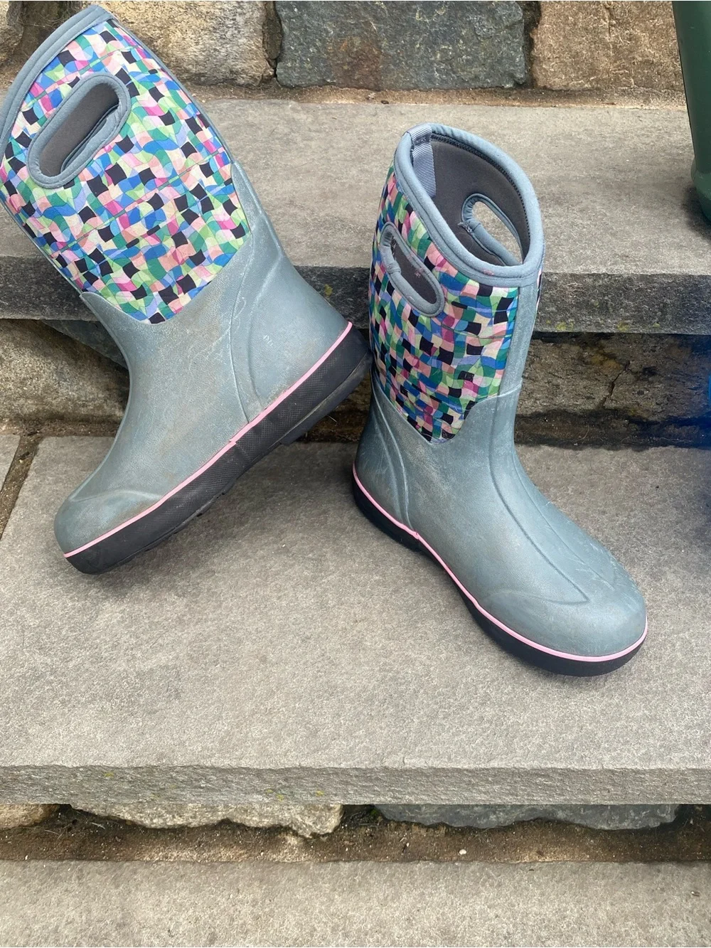 Bogs Gray Big Girls size 5 Winter Snow Boots